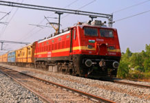 Railway Train Time Change: रेलवे ने कई एक्सप्रेस ट्रेनों के समय में किया बदलाव, यात्रा से पहले जरूर देखें नया शेड्यूल