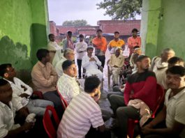 बिसौली के चन्दोई गांव में सड़क हादसे में आयुष कुमार की मौत, पूर्व MLC जितेंद्र यादव ने दी ₹50 हजार की मदद