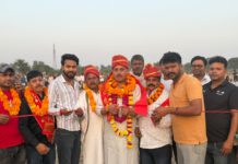 ऐहन में कुश्ती दंगल का अनिल सिसोदिया ने फीता काटकर किया उद्घाटन, पहलवानों के मिलवाए हाथ