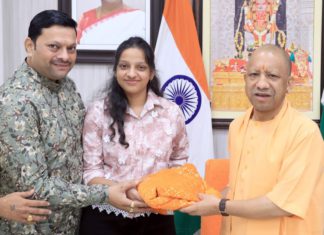 व्यापारी नेता अनुभव अग्रवाल ने प्रतिनिधि मंडल सहित सीएम योगी से की मुलाकात, पुत्री सिद्धि अग्रवाल भी रहीं मौजूद