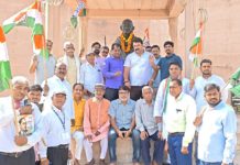 हाथरस : गांधी जयंती और शास्त्री जयंती पर कांग्रेस ने किया महापुरुषों को नमन, मसूरिया दीन पासी को दी श्रद्धांजलि