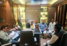 कानपुर : सीवर जलभराव की समस्या को लेकर सांसद आवास पर हुई बैठक, अधिकारियों को जल्द समाधान के निर्देश