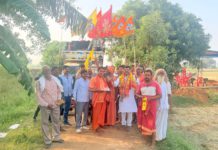 हाथरस : खाटू श्याम जी मंदिर में 11 कुंडीय महायज्ञ का आयोजन पूर्व पालिकाध्यक्ष पं. आशीष शर्मा ने 21 किमी परिक्रमा से किया शुभारम्भ