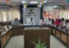 हाथरस : मतदाता सूची को लेकर डीएम की बैठक, पात्र युवाओं के नाम जोड़ने और मृतक व डुप्लीकेट नाम हटाने के निर्देश