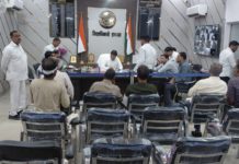 हाथरस : जनता दर्शन के दौरान डीएम सत्य प्रकाश पटेल सख्त, शिकायतों के गुणवत्तापूर्ण निस्तारण के निर्देश