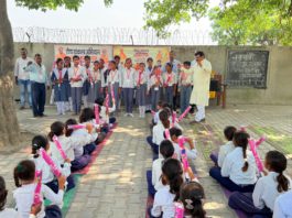 सेवा पखवाड़ा: ग्रामीण अंचलों में बालिका सशक्तिकरण व शिक्षा प्रोत्साहन हेतु शिक्षण सामग्री एवं छाते का वितरण; कन्या पूजन से दिया सामाजिक संदेश