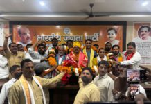 हाथरस : भाजपा जिला कार्यालय में जिला अध्यक्ष ओबीसी मोर्चा देवेंद्र चौधरी का भव्य स्वागत, उमड़ा ओबीसी मोर्चा के कार्यकर्ताओं का जनसैलाब