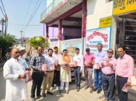सिकंदराराऊ : भाजपा प्रत्याशियों के समर्थन में पूर्व चेयरमैन आशीष शर्मा ने किया जनसंपर्क